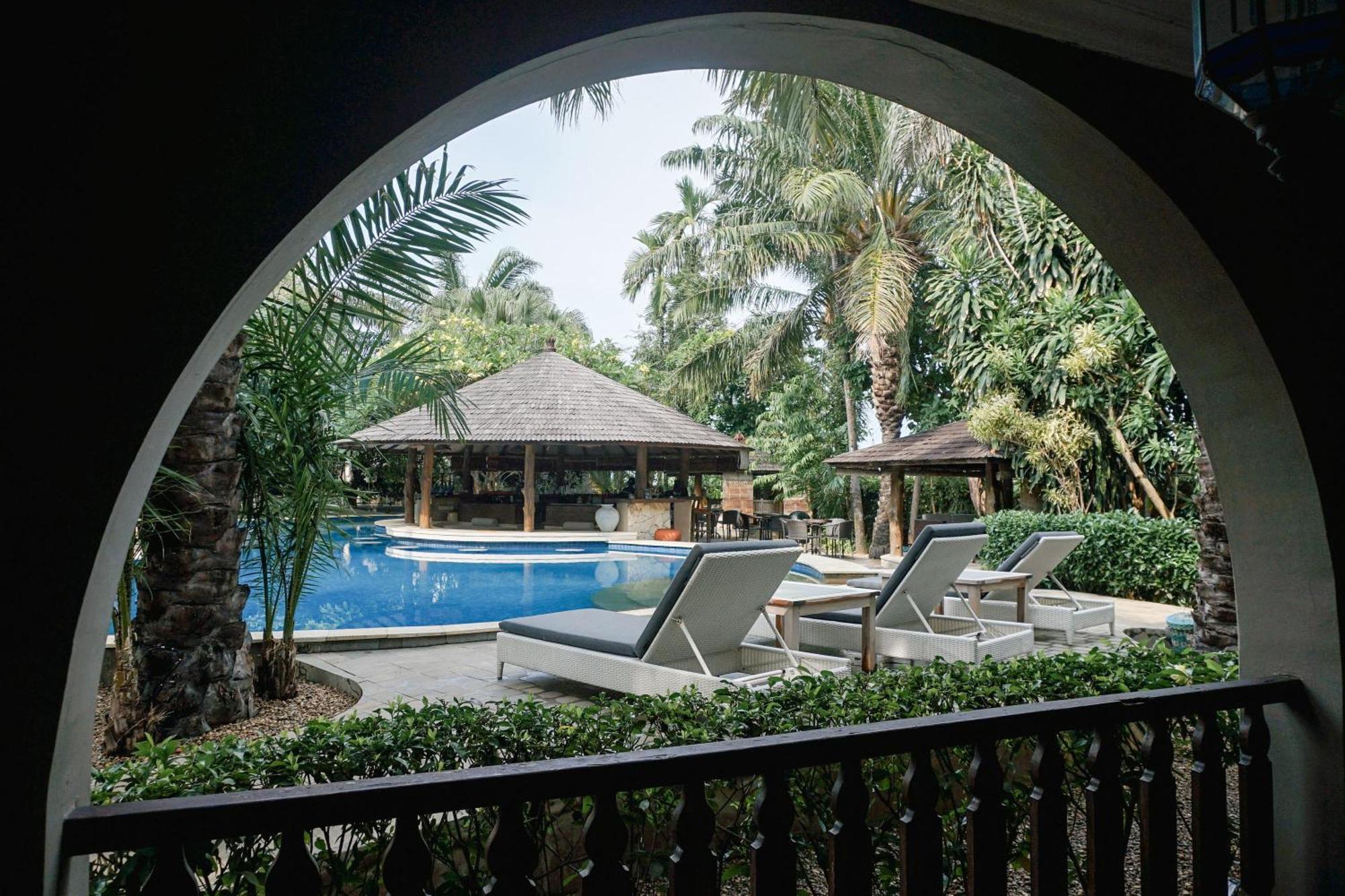 Coconut Lodge Resort Jepara Exterior photo